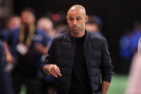 马斯切拉诺：梅西只要身体强健  就会出场，他在场上我们就有优势