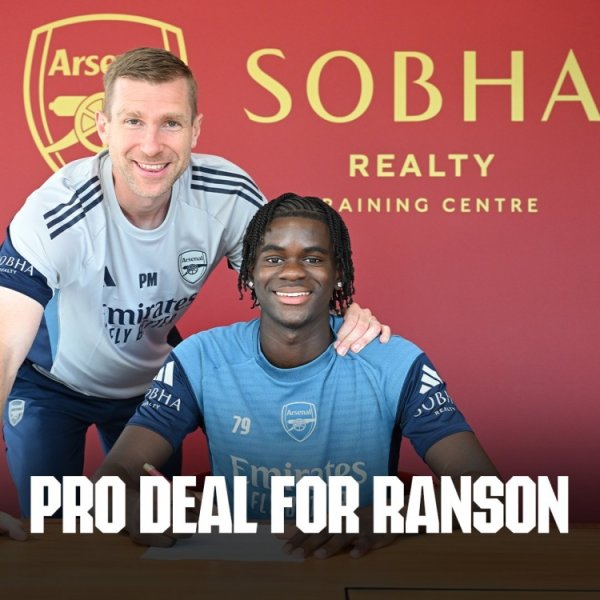 官方：17岁守门员哈里-兰森与阿森纳签下首份职业合同