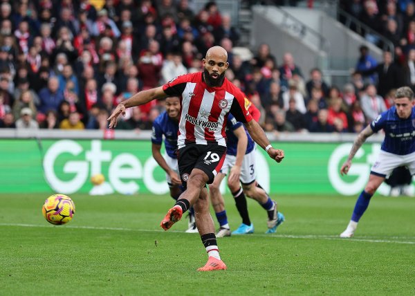 天空：预计未来几天，姆贝莫将接受曼联体检