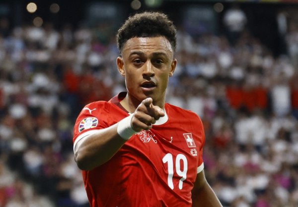 记者:相较那不勒斯等队的报价,恩多耶更渴望加盟森林去英超射门