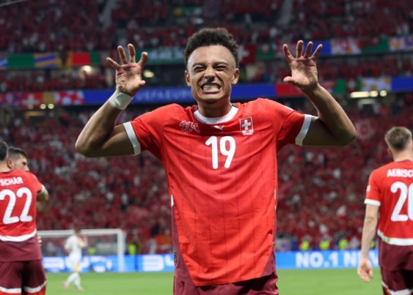 记者：森林接近与博洛尼亚就恩多耶达协议，转会费3400万镑