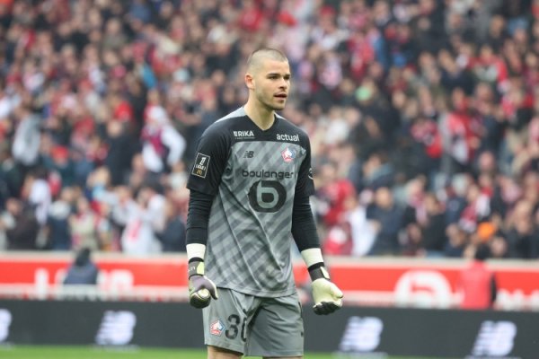 记者：巴黎与里尔就切瓦利耶谈判进最后阶段，想4000万＋奖金签下