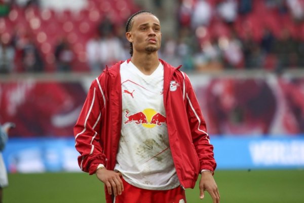 7000万欧！英媒：切尔西有意哈维-西蒙斯 已就个人条款达成一致