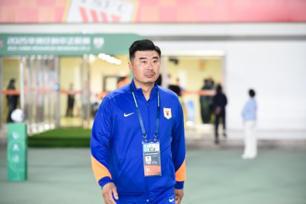 韩鹏:压力在主队我们没任何压力 缺少高点通过任意球练习 弥补