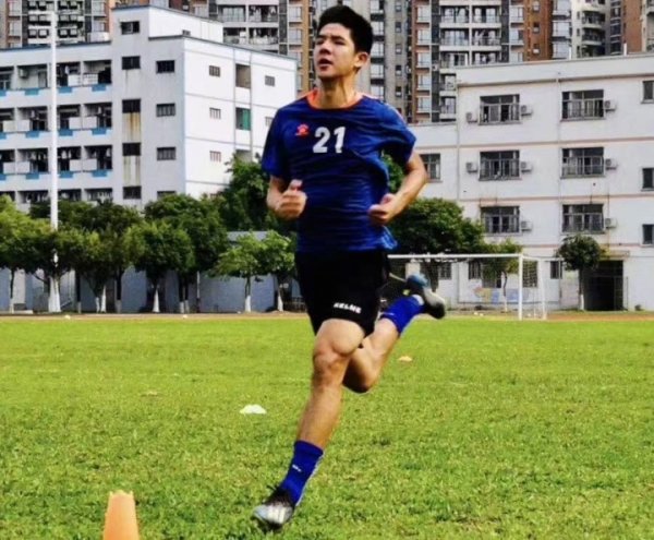 对中国古代足球    死心！前球员：新人进队被欺负，凌晨被叫醒帮买避孕套