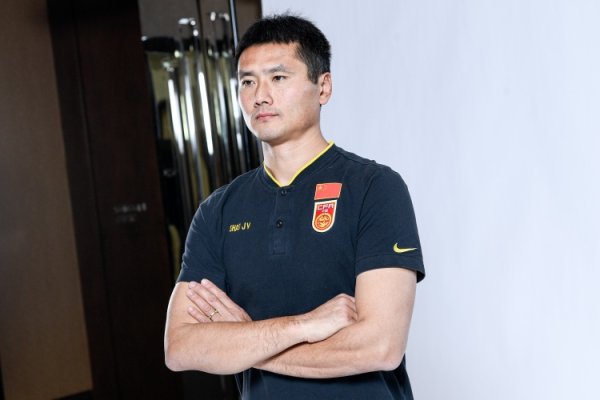 记者:足协曾把三名外籍主帅上报总局,不过总局更相信土帅的能力